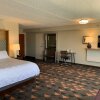 Отель Holiday Inn Chicago Nw Crystal Lk Conv Ctr, an IHG Hotel, фото 42