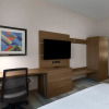 Отель Holiday Inn Express And Suites Fayetteville South, an IHG Hotel, фото 5