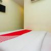 Отель OYO 18842 Amana Suites, фото 9