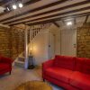 Отель Fab 2 Bed Cotswolds Cottage With Private Courtyard, фото 10