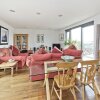 Отель Superb Apartment With Terrace Near the River in Putney by Underthedoormat, фото 2