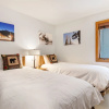 Отель Riverside Condos D01 by Avantstay Condo Close To Downtown, Town Park & Ski Lift #8, фото 6