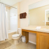 Отель Old Town Retreat at Regal Oaks, фото 9