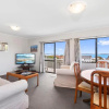 Отель Snells Seaside Bach - Snells Beach Holiday Home, фото 8