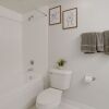 Отель Spacious 2BR Condo at Ballston, фото 9