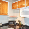 Отель Historic Pass a Grille Beach Pineapple Bungalow 105-21a, фото 19