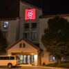 Отель Red Roof Inn & Suites Indianapolis Airport, фото 1