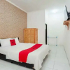 Отель Formerly Reddoorz Syariah Jatisampurna Hospital, фото 19