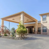 Отель Quality Inn & Suites, фото 1