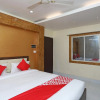 Отель OYO 18722 Hotel Sai Krishna, фото 5