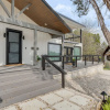 Отель Lago Vista Lake House w/ Putting Green & Fire Pit, фото 1