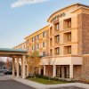 Отель Courtyard by Marriott Paramus в Парамусе