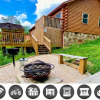 Отель Foxes' Den Cabin with Private Hot Tub and Arcade Game by RedAwning, фото 11