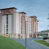 Отель Hampton Inn & Suites Knoxville Papermill Drive, фото 1