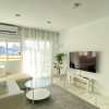 Отель Fresh and Modern Delux Apartment in 1 min from the beach!, фото 8