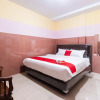 Отель Formerly RedDoorz Plus @ Jalan Gatot Subroto Medan, фото 2