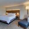 Отель Holiday Inn Express & Suites Roanoke – Civic Center, an IHG Hotel, фото 4