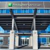 Отель Holiday Inn Express & Suites Vaudreuil, an IHG Hotel в Водрейле