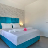 Отель Beachfront Luxurious Villa With Private Pool 30m to Shops Restaurants, фото 4