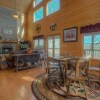 Отель Dancing Bear by Escape to Blue Ridge, фото 7