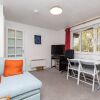 Отель 1 Bedroom Light Studio Flat In Surrey Quays, фото 6
