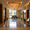 Отель QueenSir International Hotel, фото 2