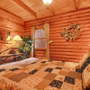 Отель The Bernstein Bear Cabin, фото 1