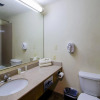 Отель OYO Pinewood Inn & Suites Silsbee, фото 20