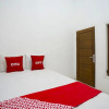 Отель OYO 91746 Kost Sedati Syariah, фото 4