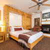 Отель Red Wolf Lakeside Lodge, фото 5