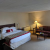 Отель Ramada Greensburg Hotel and Conference Center, фото 6