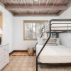 Отель Koda by Avantstay Big Bear Cabin w/ Hot Tub, фото 21