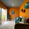 Отель Vibrant 3Bed Villa - A Deco Retreat, фото 3