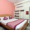 Отель OYO 16692 Atchaya Rooms, фото 4