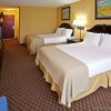 Отель Holiday Inn Express Hotel & Suites Frankfort, an IHG Hotel во Франкфорте