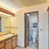 Отель Modern Anchorage Townhome: 8 Mi to Downtown!, фото 9
