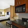 Отель Holiday Inn Express & Suites New Berlin, an IHG Hotel, фото 4