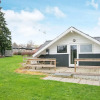 Отель 6 Person Holiday Home in Hejls, фото 14