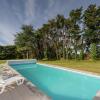 Отель Beautiful villa with swimming pool, a large garden located in a beautiful green area, фото 13
