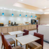 Отель La Quinta Inn & Suites by Wyndham Hillsboro, фото 18