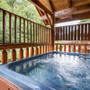 Отель Fountain of Youth 2 Bedroom with Creek View, фото 7
