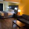 Отель Days Inn & Suites by Wyndham Tampa/Raymond James Stadium, фото 6