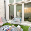 Отель The Pimlico Gardens - Modern 3BDR with Patio & next to River Thames, фото 12