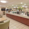 Отель La Quinta Inn & Suites by Wyndham Warwick Providence Airport, фото 17