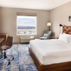Отель Four Points by Sheraton Calgary Airport, фото 7