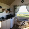 Отель The Snuggly Sheep Shepherd Hut Farm Stay, фото 3