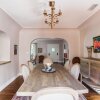 Отель onefinestay - Melrose Avenue II private home, фото 12