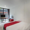 Отель OYO 673 Nice Sleep Box Hotel, фото 3