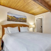 Отель Downtown 2 Bedroom Mountain Vacation Rental in the Heart of Downtown Aspen One Block From Silver Que, фото 17