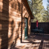 Отель Cowboy Cabin, 2 Bedrooms, Sleeps 6, Hot Tub, Grill, Wood Stove, фото 15
